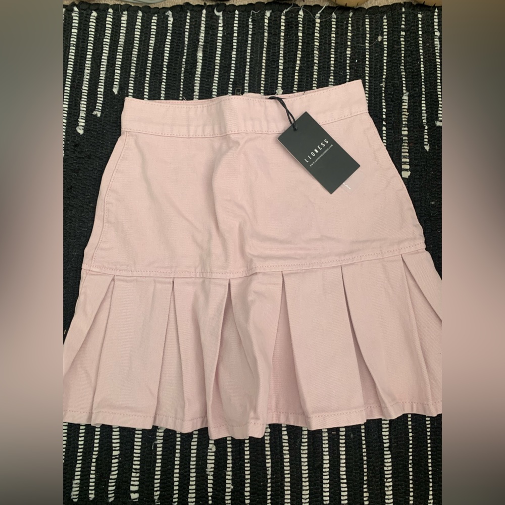 Princess polly- Lioness pink denim skirt. Size XS